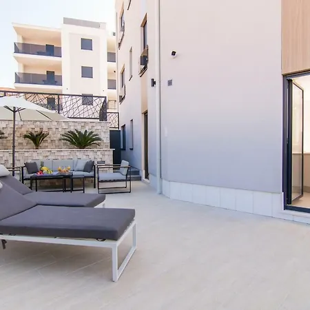 21 B Apartment