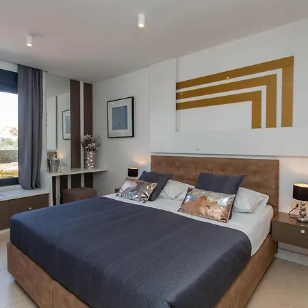Apartamento 21 B *
